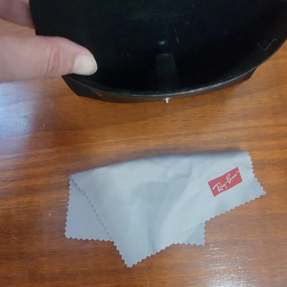 Medium Ray-Ban Soft Sunglass Case Black Snap Closure Belt Loop w Lens Cloth